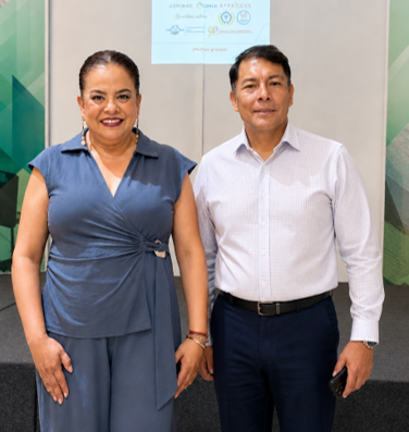 Mtra. Analy de la Luz Rocha Álvarez Directora General de Desarrollo Económico y Mtro. Luis Alfonso Valtierra Vega Director General de IQ38